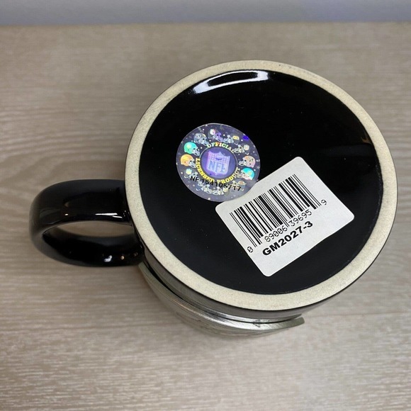 Tampa Bay Buccaneers NFL Football Black‎ Ceramic Coffee Cup Mug Metal Logo - Picture 2 of 2